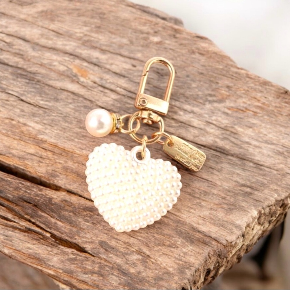 NWT Faux Pearl Heart Beaded Bag Charm or Keychain. Bag and Keys Accessories - Picture 5 of 12